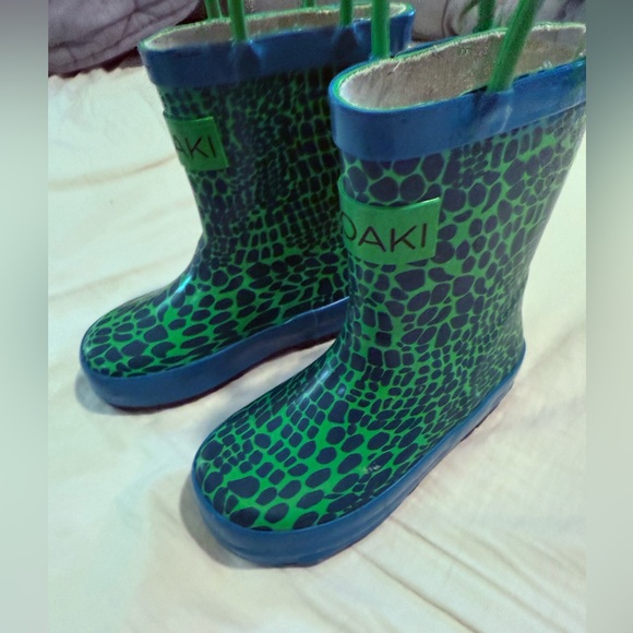 OAKI Rain Boots - Picture 1 of 6